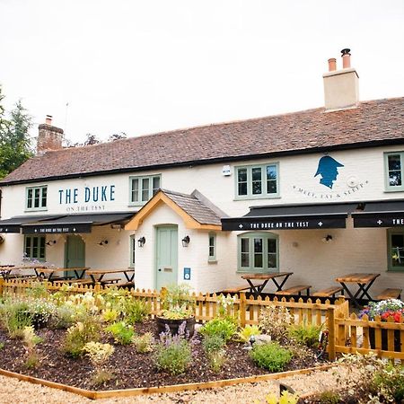 The Duke On The Test Romsey Extérieur photo